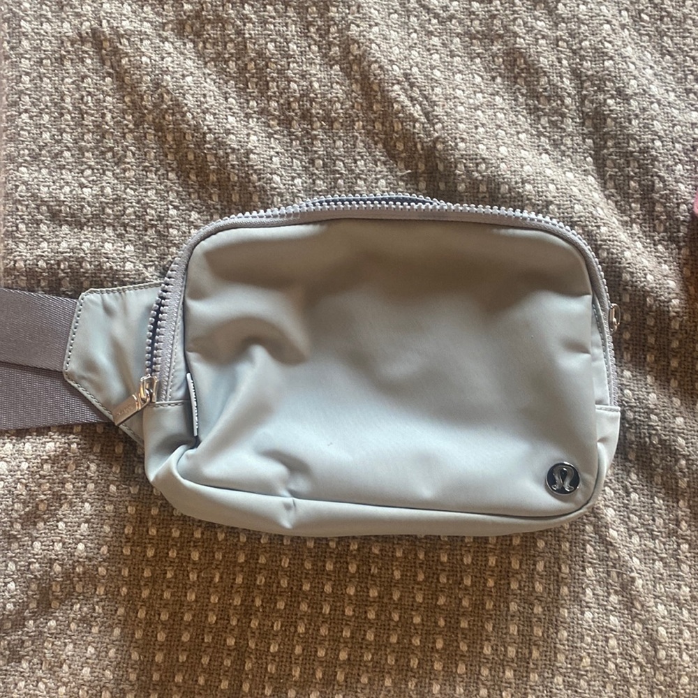 Lululemon belt bag